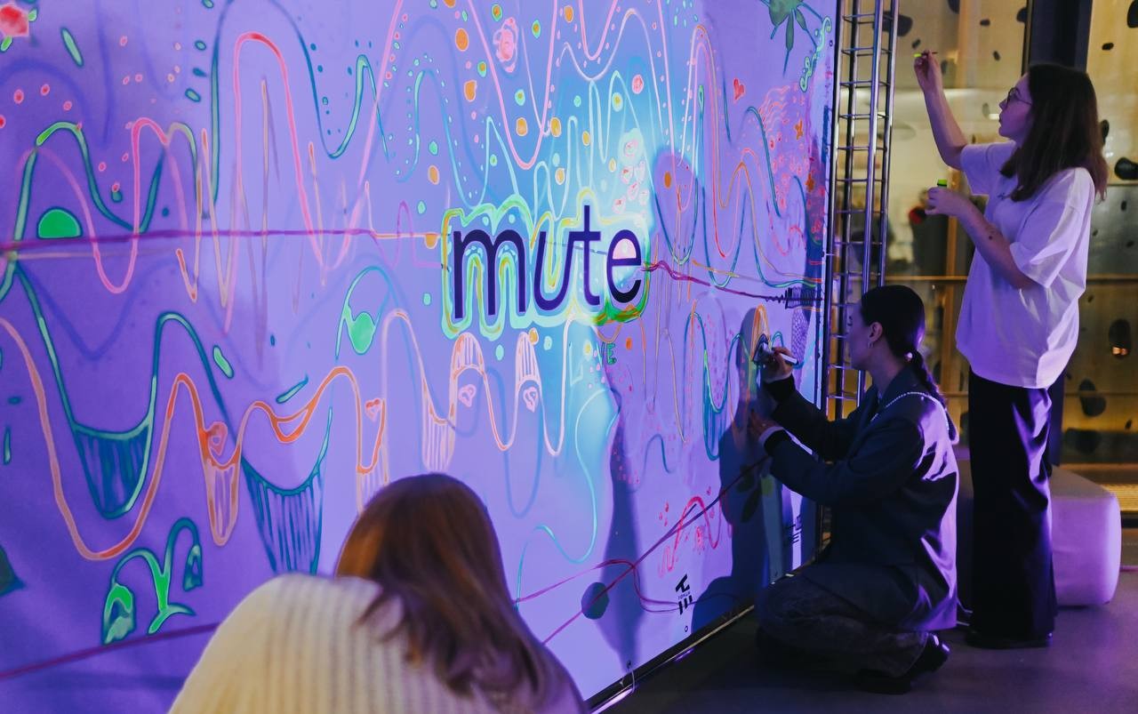 “MUTE” — спектакль, который должен быть услышанным