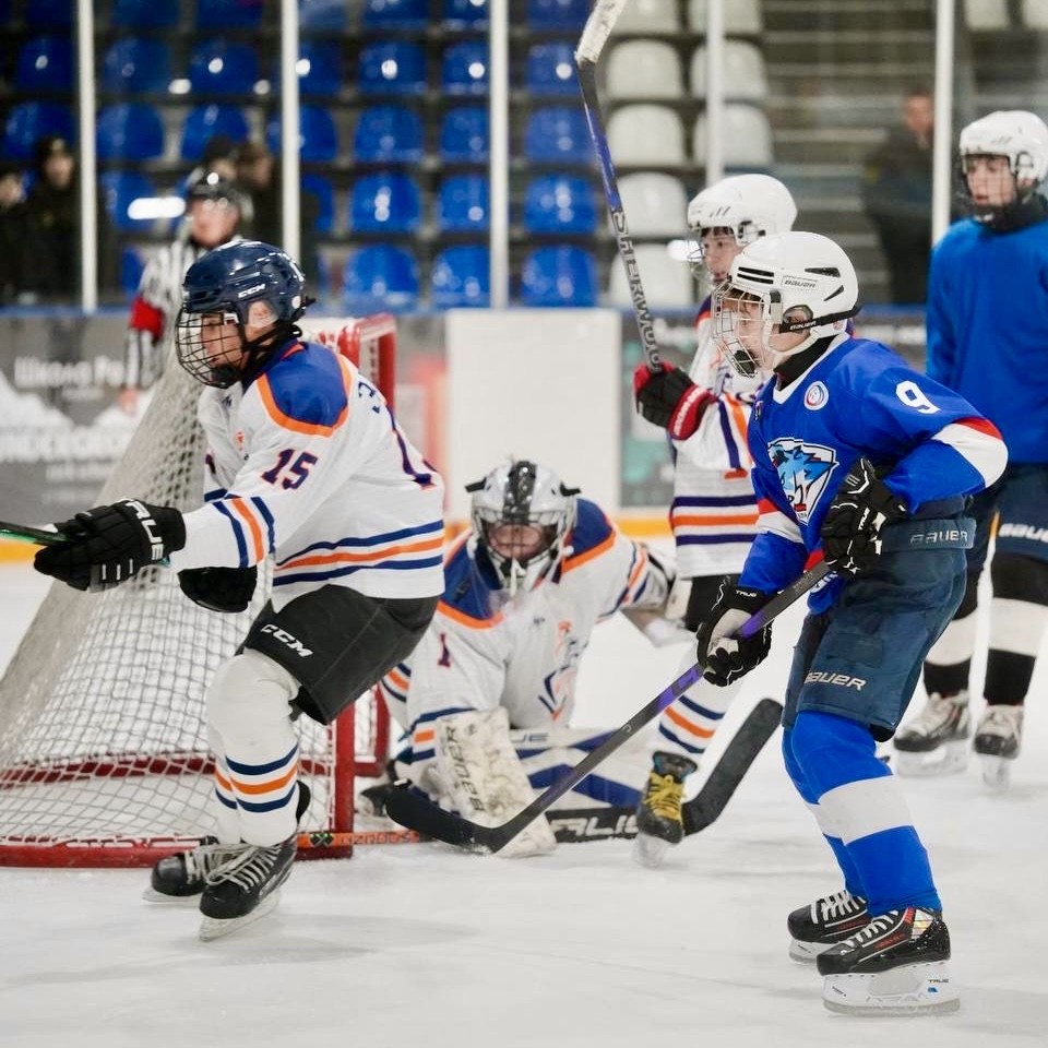 Юные хоккеисты Елабуги уверенно провели ноябрьские матчи