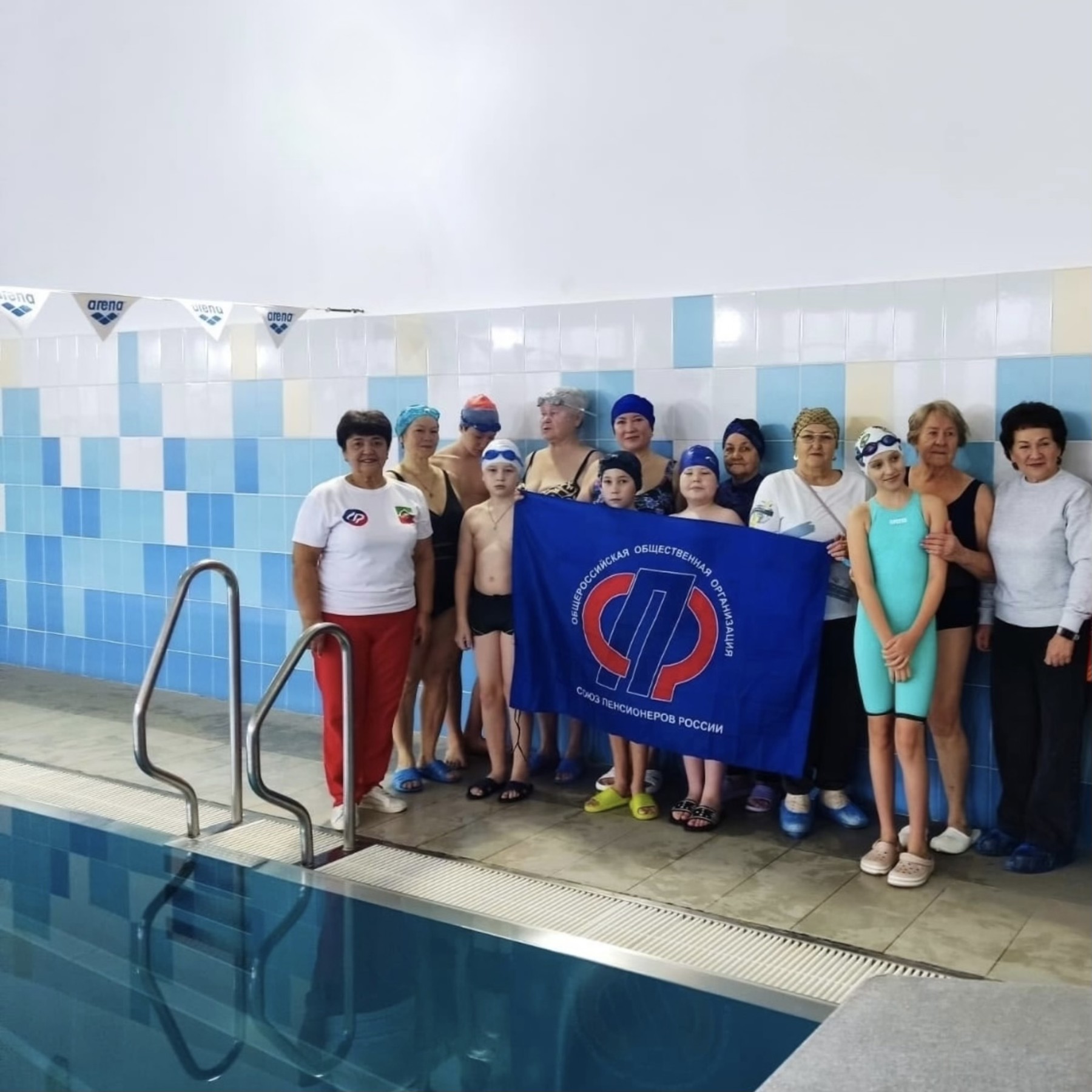 Соревнования по плаванию «Связь поколений» объединили семьи Бавлов