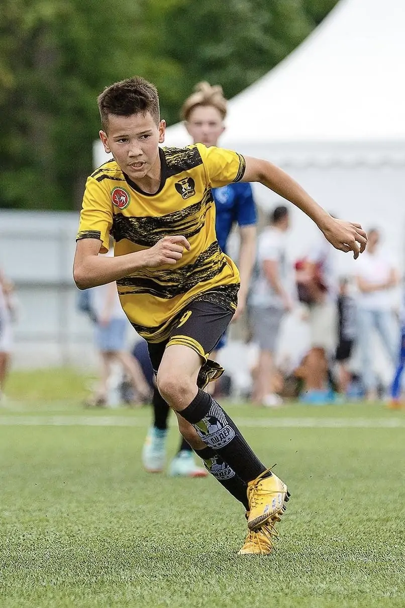 Детский футбольный клуб «Лидер»